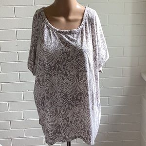 Short sleeve top 🍷